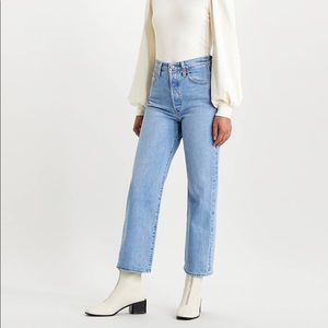 Levi’s Premium Ribcage Straight Ankle Jeans